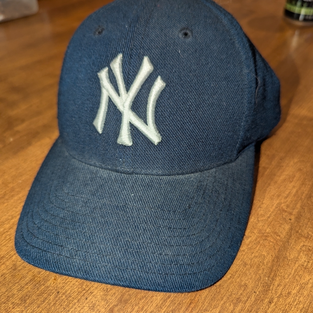 Vintage NEW YORK YANKEES‎ Puma Snapback Cap - Genuine Merchandise - Blue/White
